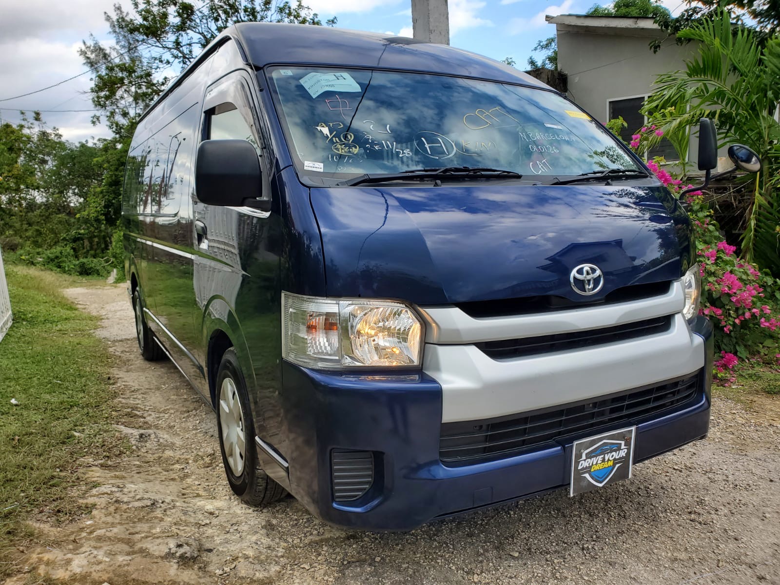 
								Toyota Hiace full									